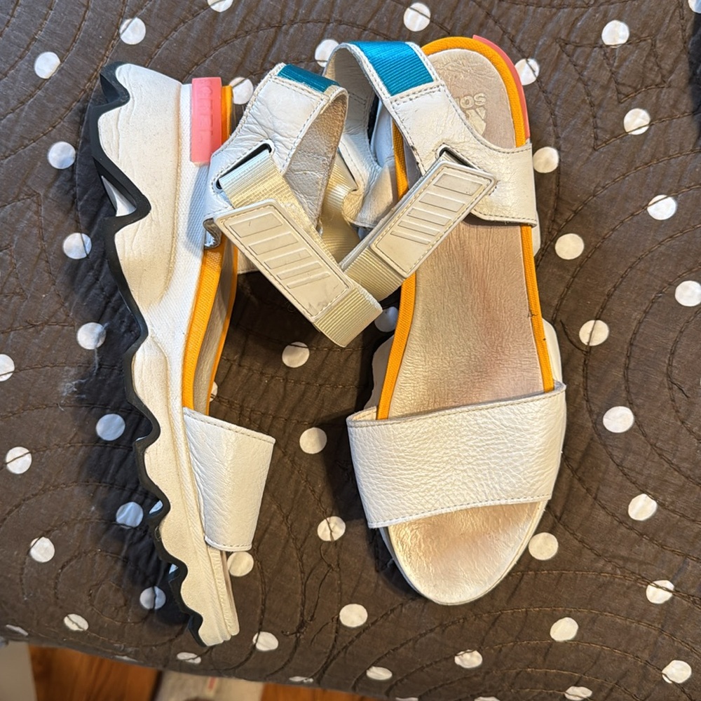 Sorel White Sandals Size 11/42